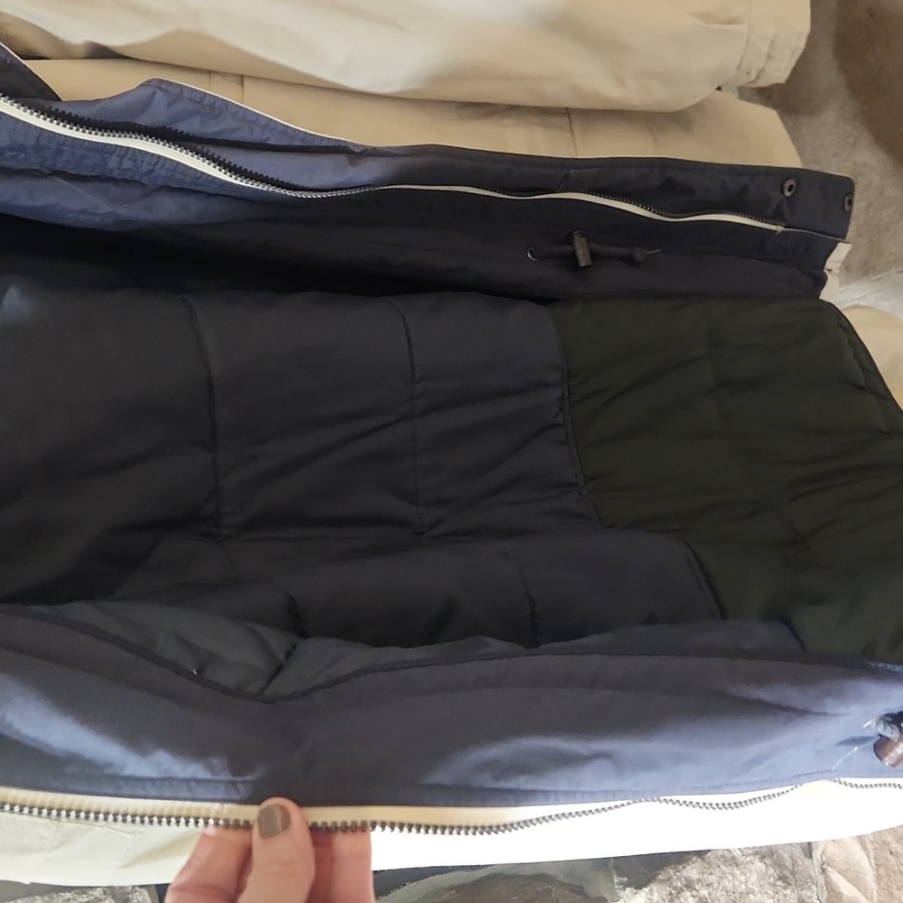 Coat - Picture 7 of 8